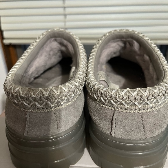 Ugg Tasman Women's Gray with clear soles - Picture 3 of 6
